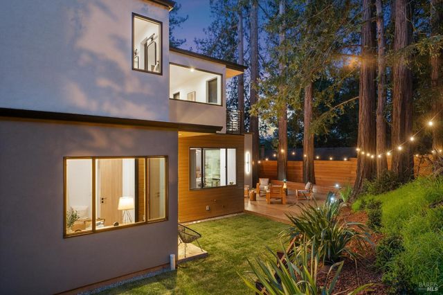 93 Magnolia Ave, Larkspur, CA 94939