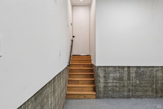 93 Magnolia Ave, Larkspur, CA 94939