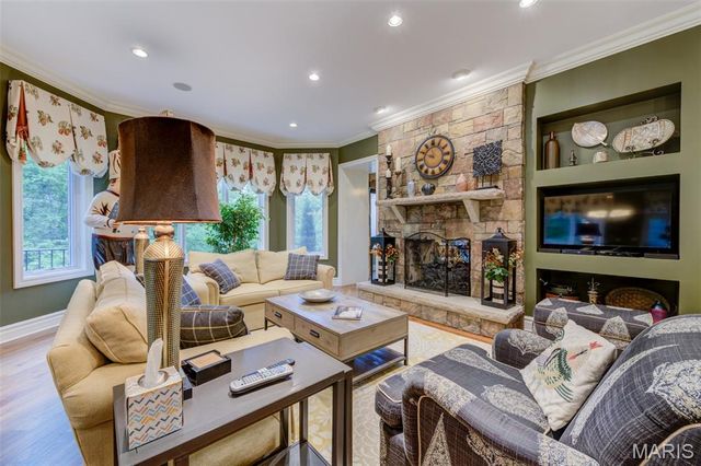 25 Windcastle Drive, St Charles, MO 63304