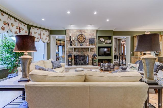 25 Windcastle Drive, St Charles, MO 63304
