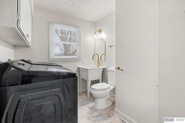 15539 Arbor Street, Omaha, NE 68144