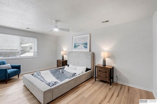 15539 Arbor Street, Omaha, NE 68144