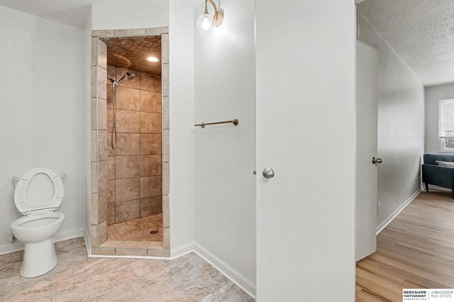 15539 Arbor Street, Omaha, NE 68144