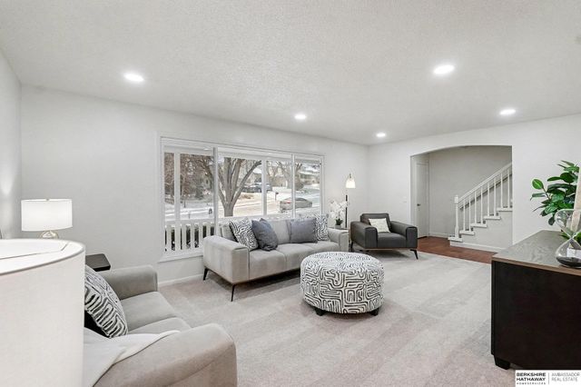 15539 Arbor Street, Omaha, NE 68144