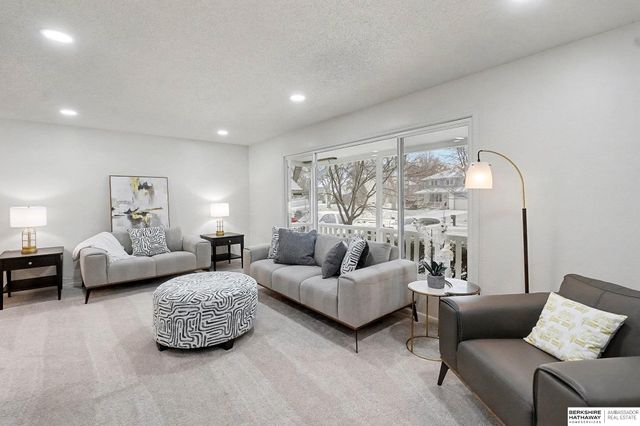 15539 Arbor Street, Omaha, NE 68144