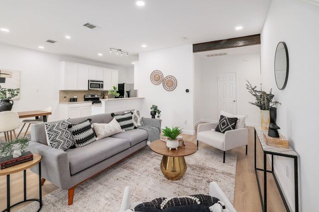 1900 Little Elm TRL 75, Cedar Park, TX 78613