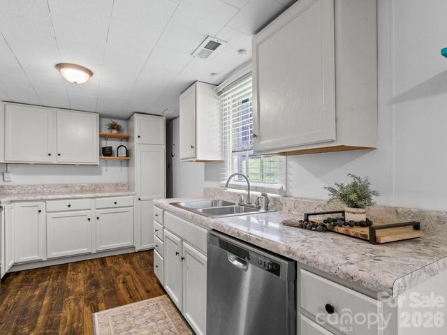 3041 Bald Mountain Road, Burnsville, NC 28714