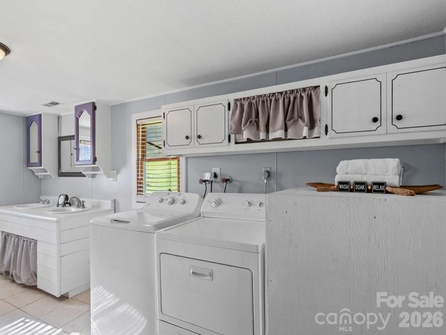 3041 Bald Mountain Road, Burnsville, NC 28714