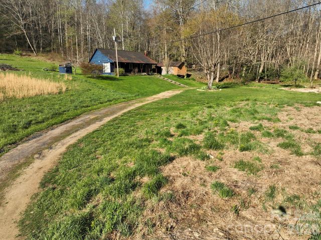 3041 Bald Mountain Road, Burnsville, NC 28714