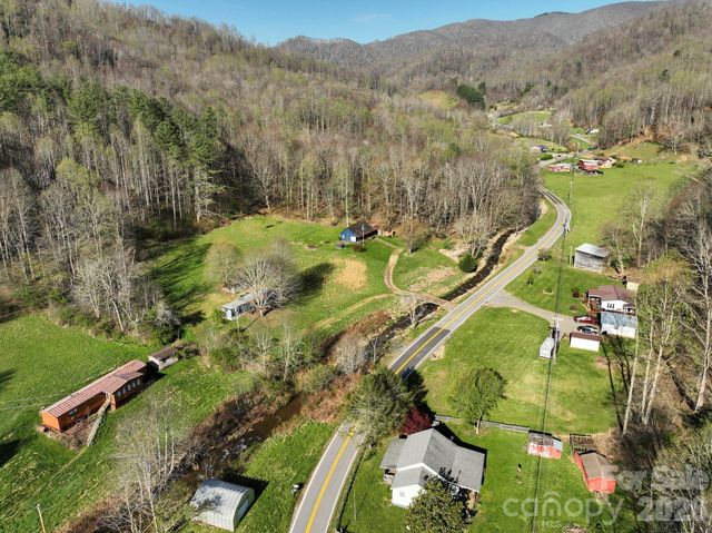 3041 Bald Mountain Road, Burnsville, NC 28714