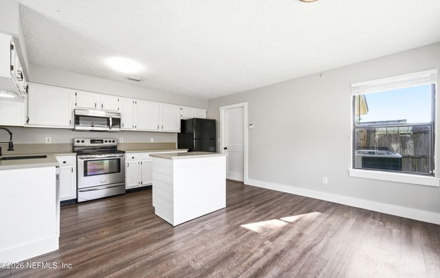 1906 APOPKA Drive, Middleburg, FL 32068