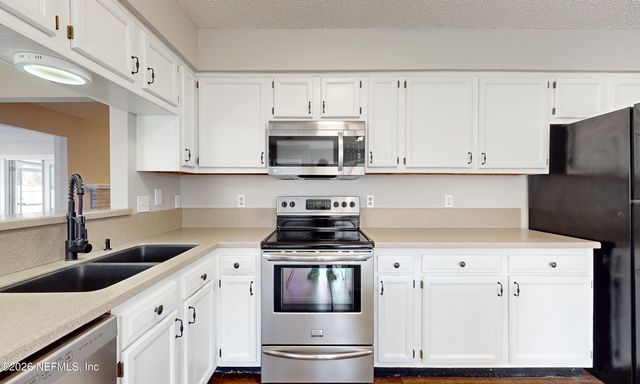 1906 APOPKA Drive, Middleburg, FL 32068