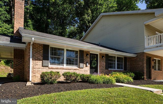 907 RHUE HAUS LN, Hummelstown, PA 17036