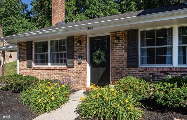 907 RHUE HAUS LN, Hummelstown, PA 17036