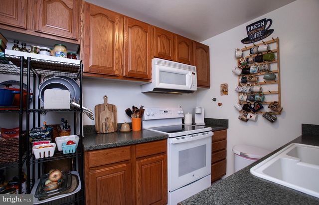 907 RHUE HAUS LN, Hummelstown, PA 17036