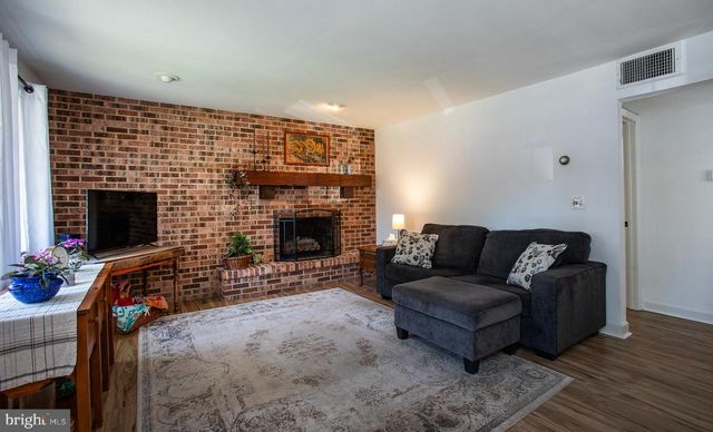 907 RHUE HAUS LN, Hummelstown, PA 17036