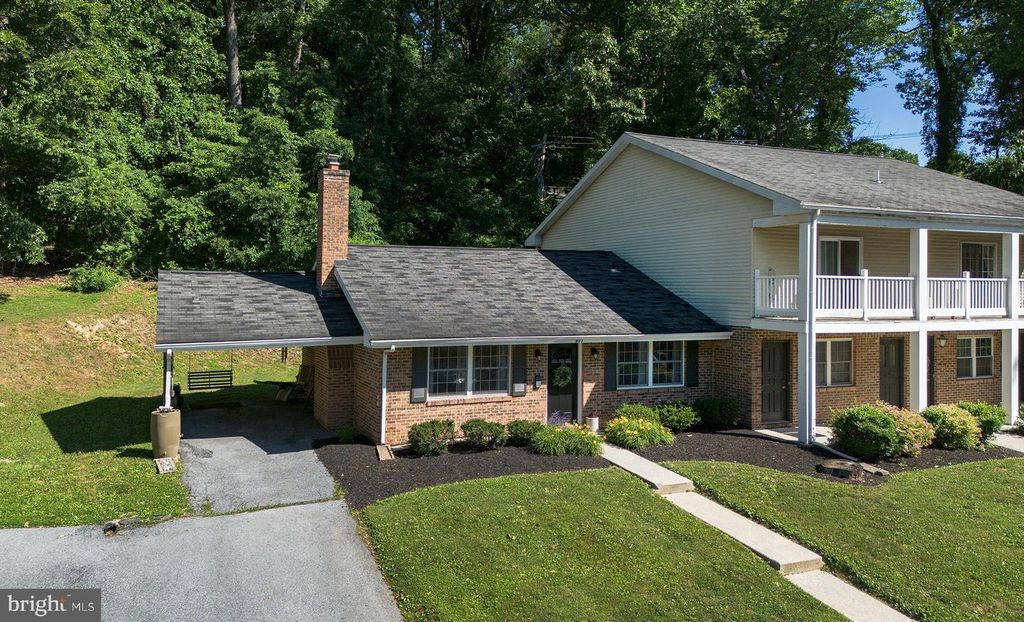 907 RHUE HAUS LN, Hummelstown, PA 17036