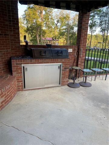 5900 Vaughan Drive E, Satsuma, AL 36572
