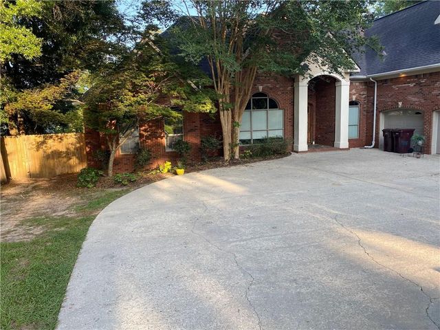 5900 Vaughan Drive E, Satsuma, AL 36572