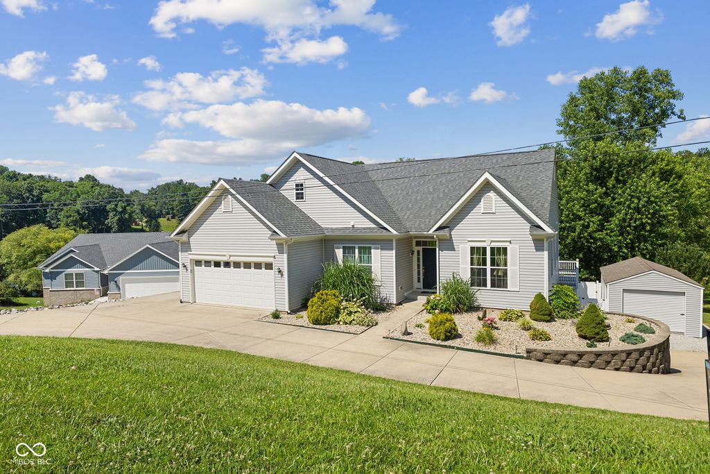 1992 S Painted Hills Court, Martinsville, IN 46151