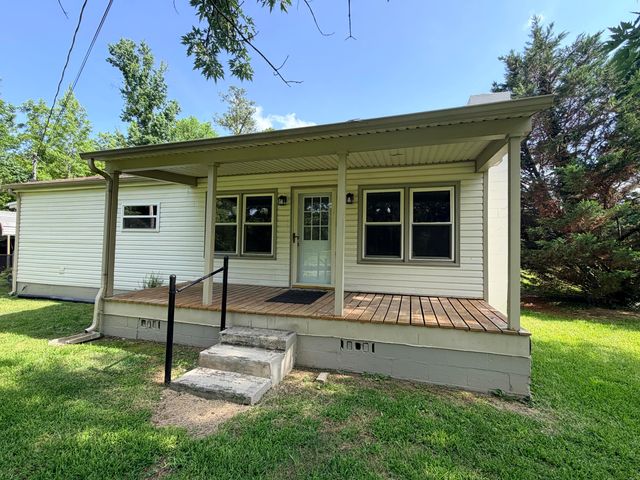 232 Poplar Street, Rossville, GA 30741