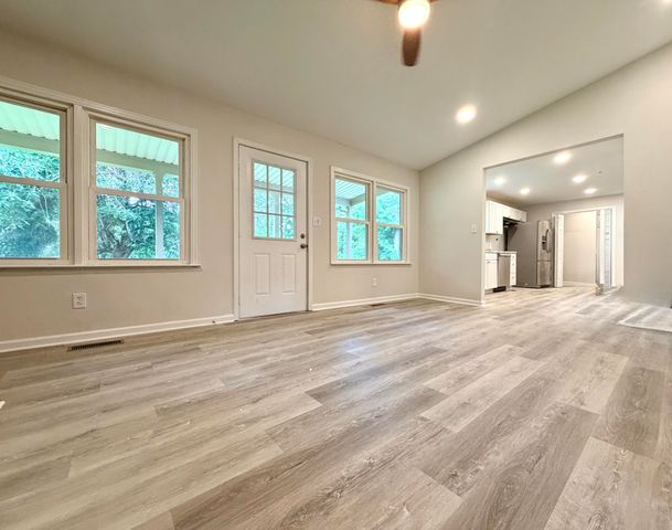 232 Poplar Street, Rossville, GA 30741