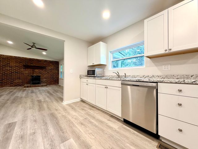 232 Poplar Street, Rossville, GA 30741