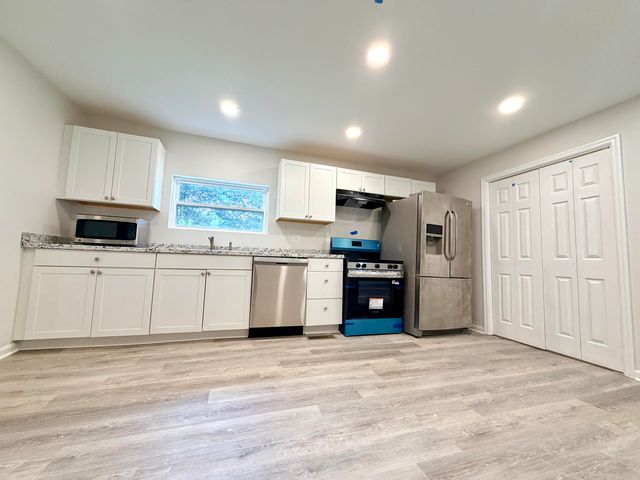 232 Poplar Street, Rossville, GA 30741