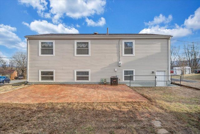 2868 Silver Leaf DR, Salem, VA 24153