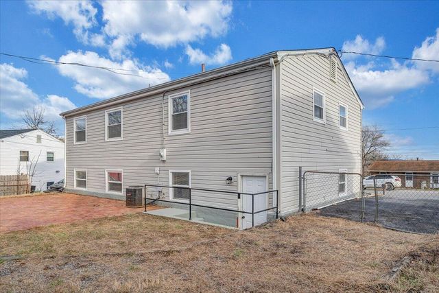 2868 Silver Leaf DR, Salem, VA 24153