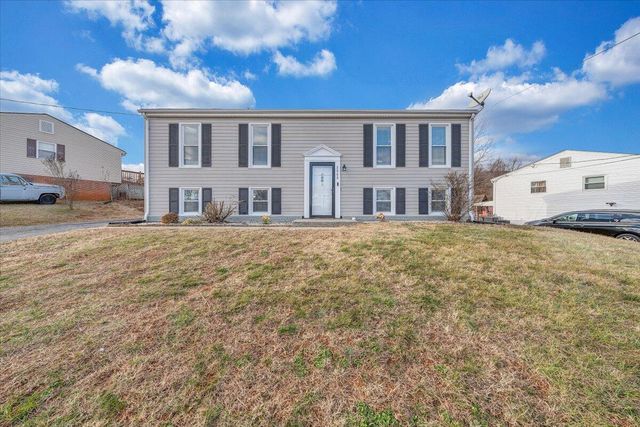 2868 Silver Leaf DR, Salem, VA 24153