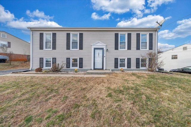 2868 Silver Leaf DR, Salem, VA 24153