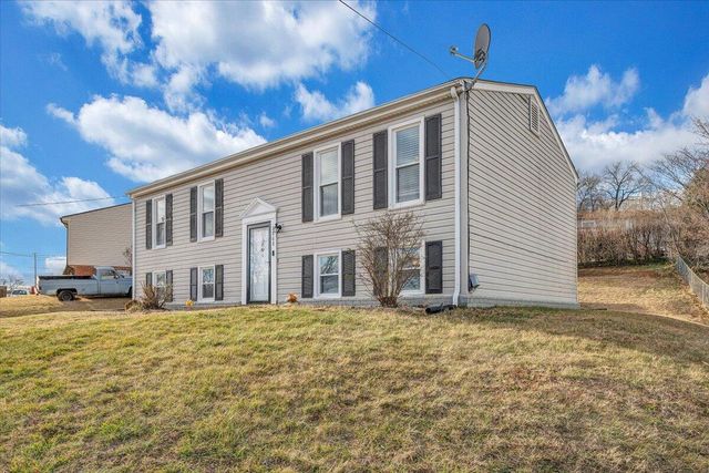 2868 Silver Leaf DR, Salem, VA 24153