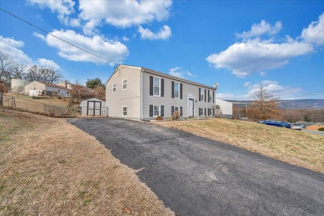 2868 Silver Leaf DR, Salem, VA 24153