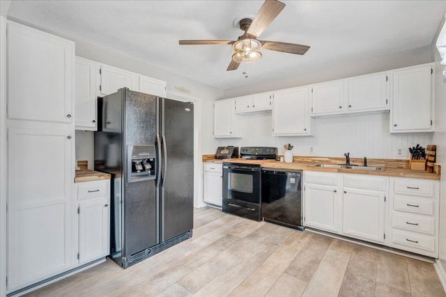 2868 Silver Leaf DR, Salem, VA 24153