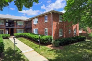 129-133 E Franklin Avenue 1, Naperville, IL 60540