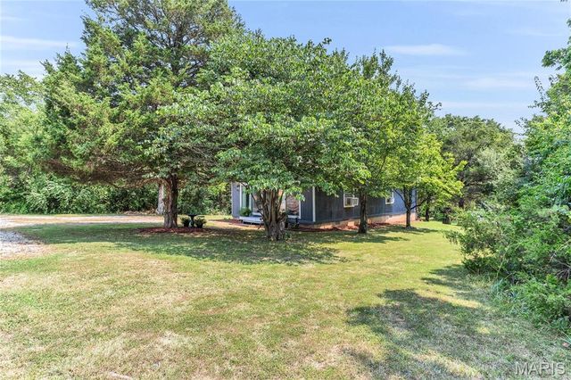 211 Blueberry Drive, De Soto, MO 63020