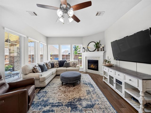 8712 Navidad Falls Drive, Mckinney, TX 75071