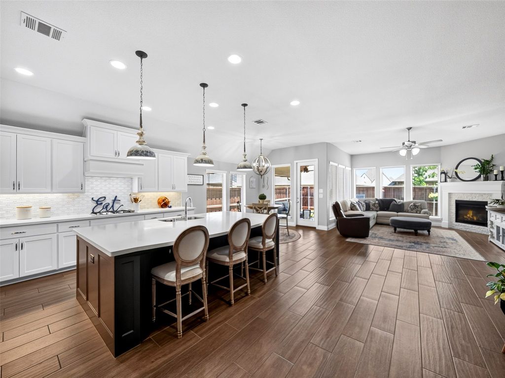 8712 Navidad Falls Drive, Mckinney, TX 75071