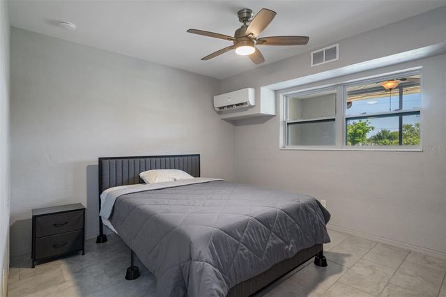 416 73RD AVENUE N 205, St Petersburg, FL 33702