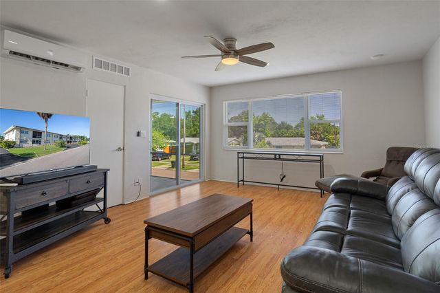 416 73RD AVENUE N 205, St Petersburg, FL 33702