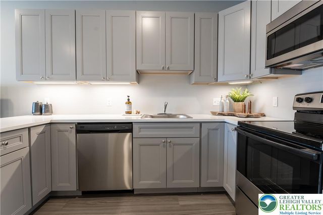 948 North Front Street B-8, Allentown City, PA 18102