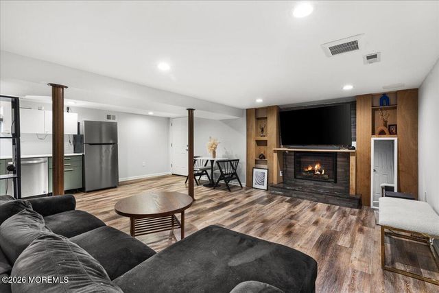 1 Cherry Lane, East Brunswick, NJ 08816