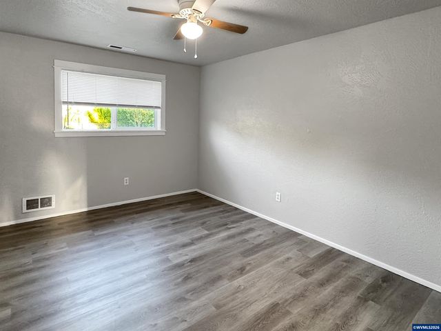 14725 Mitchell St SE, Jefferson, OR 97352