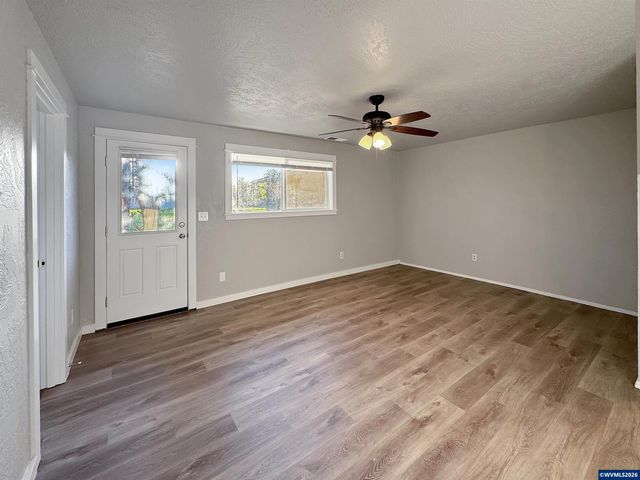 14725 Mitchell St SE, Jefferson, OR 97352