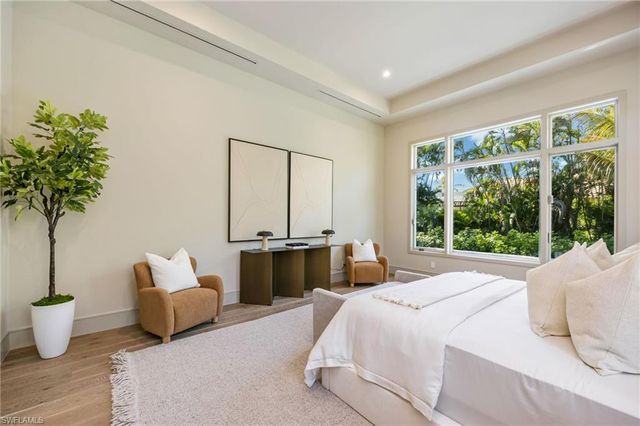 4851 Crayton RD, Naples, FL 34103