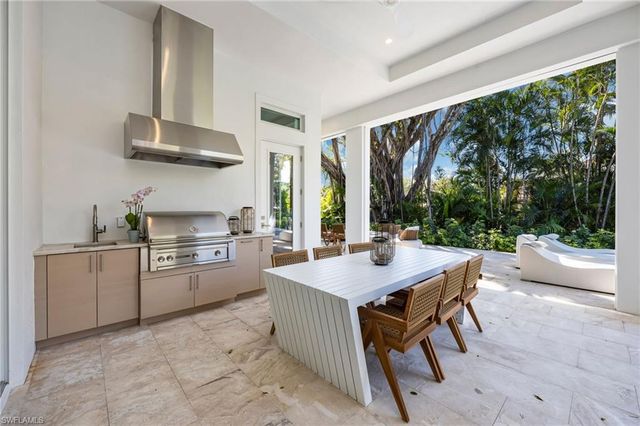 4851 Crayton RD, Naples, FL 34103