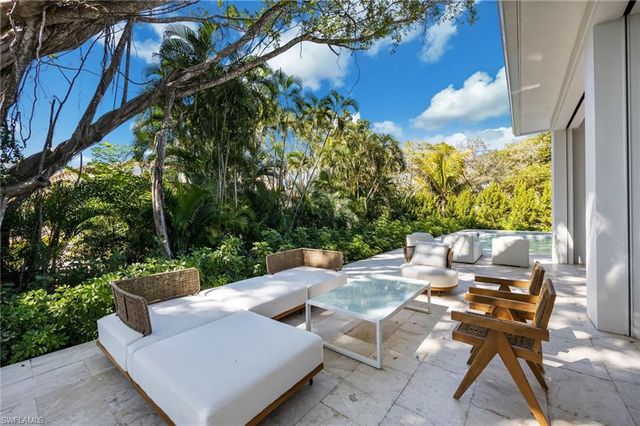 4851 Crayton RD, Naples, FL 34103