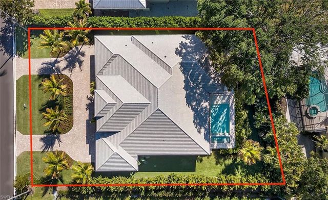 4851 Crayton RD, Naples, FL 34103