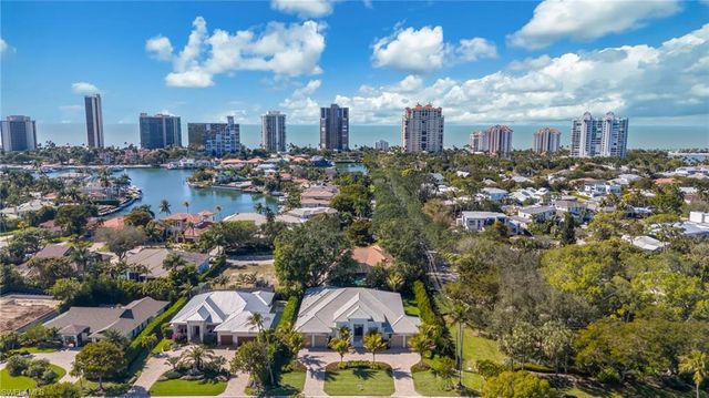 4851 Crayton RD, Naples, FL 34103